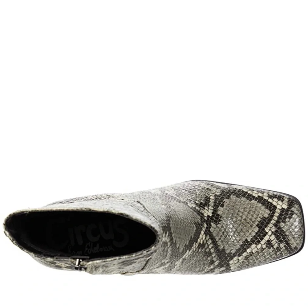 Circus by Sam Edelman Women’s Square Toe Zip-Up Booties